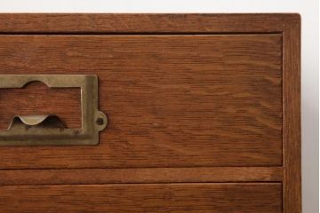 昭和レトロ家具　ナラ材　ネームプレート付き卓上サイズの小引き出し(小物収納)(R-037170)