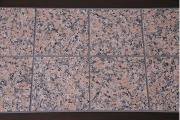 中古　北海道民芸家具　リメイク　天然御影石　淡いピンクのタイルトップがお洒落なサイドボード(カウンター、収納棚)(R-037172)