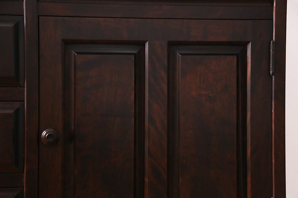 中古　北海道民芸家具　リメイク　天然御影石　淡いピンクのタイルトップがお洒落なサイドボード(カウンター、収納棚)(R-037172)