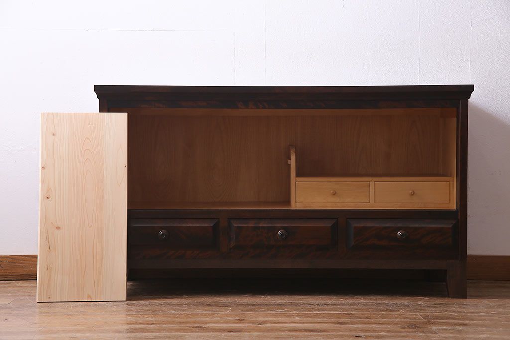 中古　リメイク　北海道民芸　モールガラスがアクセントになったローボード(テレビ台、収納棚、サイドボード)