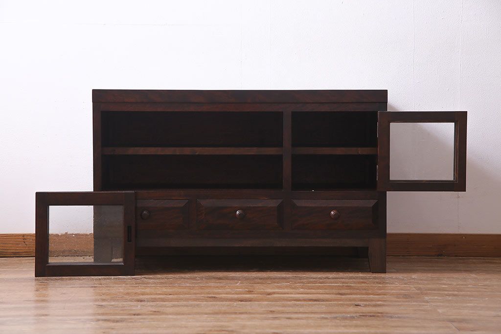 リメイク家具　松本民芸　シックな佇まいが魅力的な脚付きローボード(テレビ台、リビングボード)(R-037178)