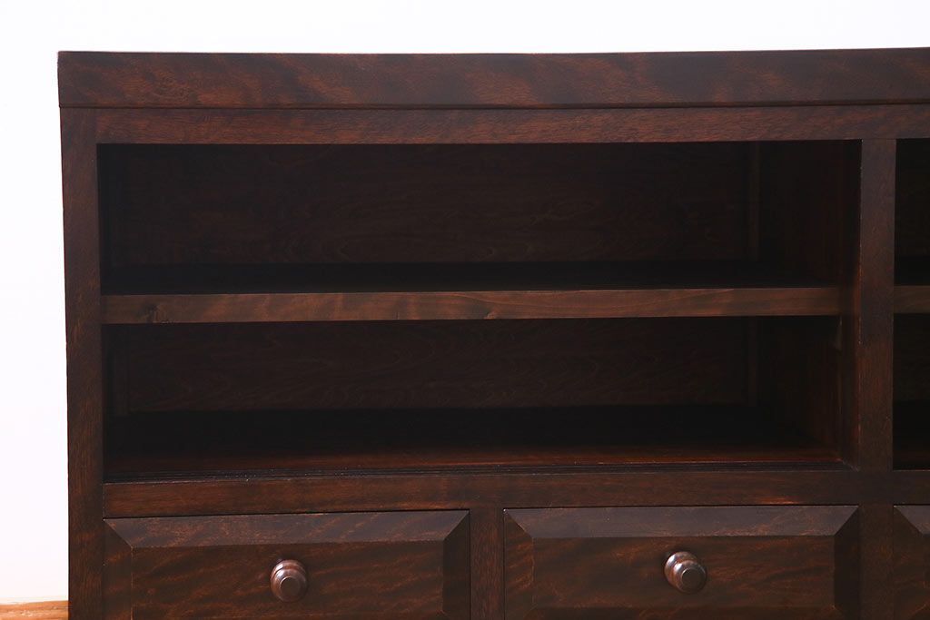 リメイク家具　松本民芸　シックな佇まいが魅力的な脚付きローボード(テレビ台、リビングボード)(R-037178)