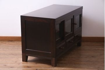 リメイク家具　松本民芸　シックな佇まいが魅力的な脚付きローボード(テレビ台、リビングボード)(R-037178)