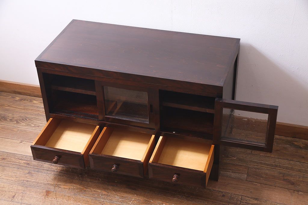 リメイク家具　松本民芸　シックな佇まいが魅力的な脚付きローボード(テレビ台、リビングボード)(R-037178)