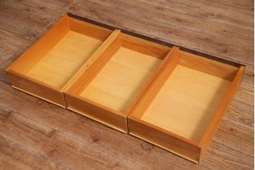 リメイク家具　松本民芸　シックな佇まいが魅力的な脚付きローボード(テレビ台、リビングボード)(R-037178)