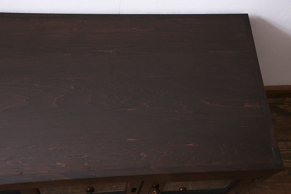 リメイク家具　松本民芸　シックな佇まいが魅力的な脚付きローボード(テレビ台、リビングボード)(R-037178)