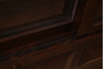 リメイク家具　松本民芸　シックな佇まいが魅力的な脚付きローボード(テレビ台、リビングボード)(R-037178)