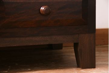 リメイク家具　松本民芸　シックな佇まいが魅力的な脚付きローボード(テレビ台、リビングボード)(R-037178)