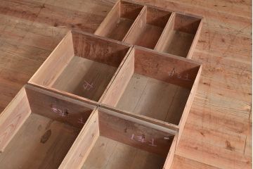 アンティーク家具　和製アンティーク　明治期　前面・踏み板ケヤキ材　上手物!和の雰囲気たっぷりの重ね階段箪笥(和箪笥)(R-037179)