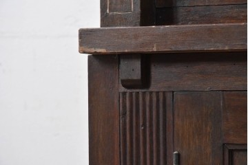 和製アンティーク　上手物!!　大正期から昭和初期　ナラ材　大正浪漫が薫る変わりデザインの食器棚　(R-037183)