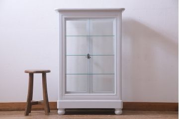 アンティーク家具　ペイント家具　フレンチグレーが可愛らしいガラスケース(ショーケース、陳列棚、飾り棚)