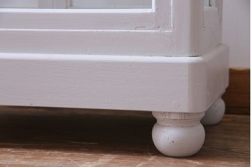 アンティーク家具　ペイント家具　フレンチグレーが可愛らしいガラスケース(ショーケース、陳列棚、飾り棚)