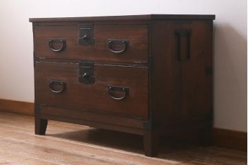 アンティーク家具　明治大正期　箪笥リメイク　ヒノキ材　フラップダウン扉が便利な脚付きテレビ台(ローボード、テレビボード、収納棚)(R-037204)