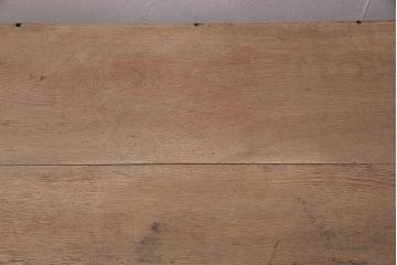 アンティーク家具　昭和初期　ストリップド(剥離)　ナラ材　花の透かし彫りが可憐な雰囲気の文机(ローテーブル)(R-037206)