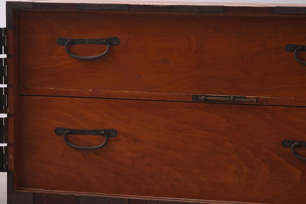 アンティーク家具　ヒノキ材　観音開き扉　趣たっぷりの衣装箪笥(ローボード、ローチェスト、引き出し)(R-037210)