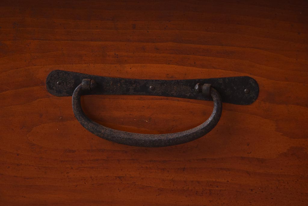 アンティーク家具　ヒノキ材　観音開き扉　趣たっぷりの衣装箪笥(ローボード、ローチェスト、引き出し)(R-037210)