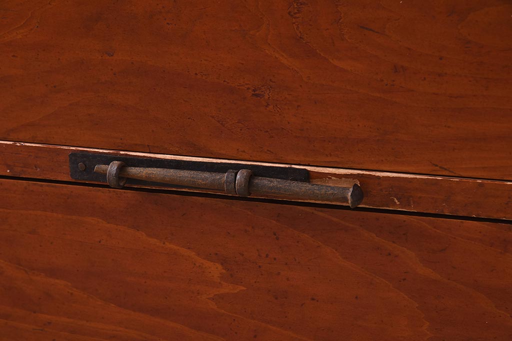 アンティーク家具　ヒノキ材　観音開き扉　趣たっぷりの衣装箪笥(ローボード、ローチェスト、引き出し)(R-037210)