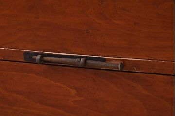 アンティーク家具　ヒノキ材　観音開き扉　趣たっぷりの衣装箪笥(ローボード、ローチェスト、引き出し)(R-037210)