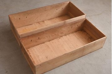 アンティーク家具　ヒノキ材　観音開き扉　趣たっぷりの衣装箪笥(ローボード、ローチェスト、引き出し)(R-037210)