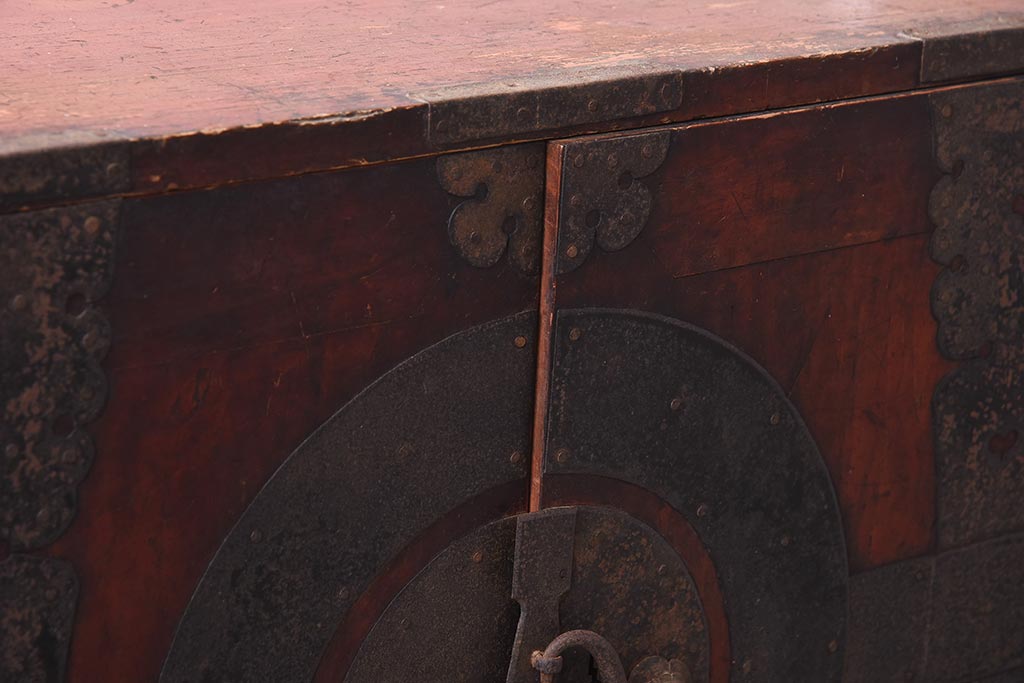 アンティーク家具　ヒノキ材　観音開き扉　趣たっぷりの衣装箪笥(ローボード、ローチェスト、引き出し)(R-037210)