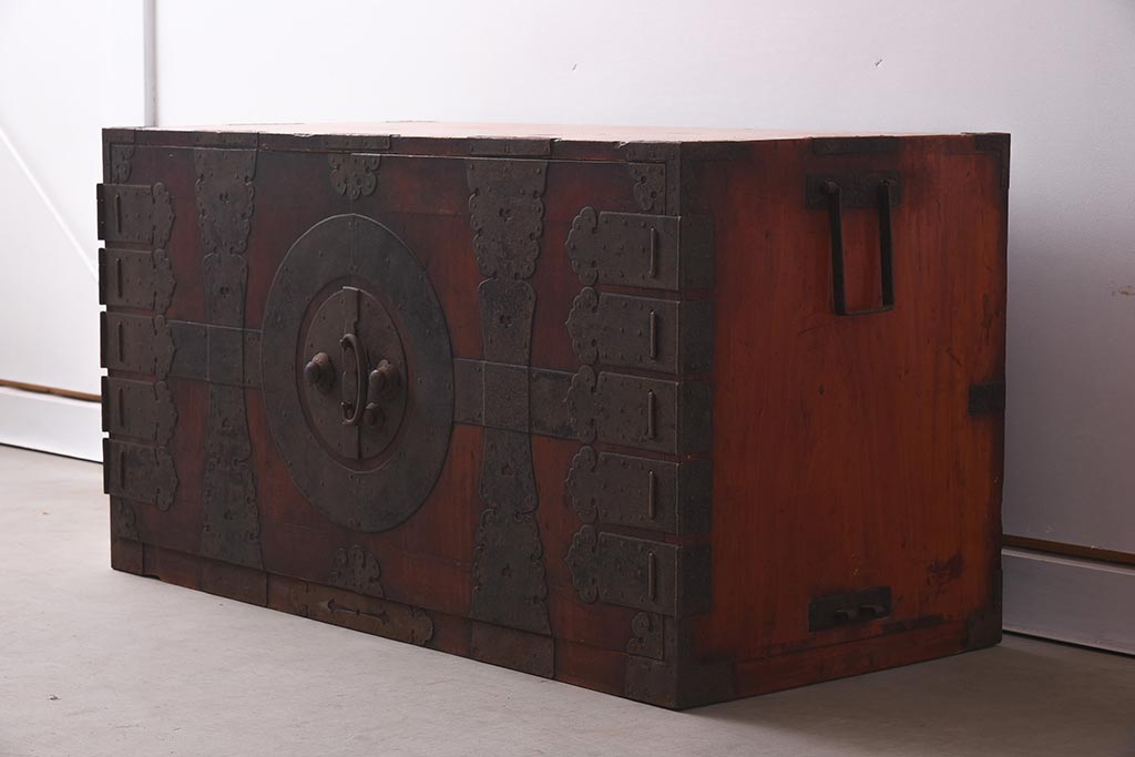 アンティーク家具　ヒノキ材　観音開き扉　趣たっぷりの衣装箪笥(ローボード、ローチェスト、引き出し)(R-037210)