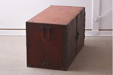 アンティーク家具　ヒノキ材　観音開き扉　趣たっぷりの衣装箪笥(ローボード、ローチェスト、引き出し)(R-037210)