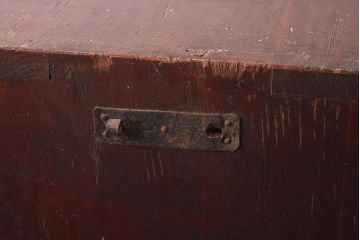 アンティーク家具　細身の引手がすっきりとした印象を与える衣装箪笥(引き出し)(R-037211)