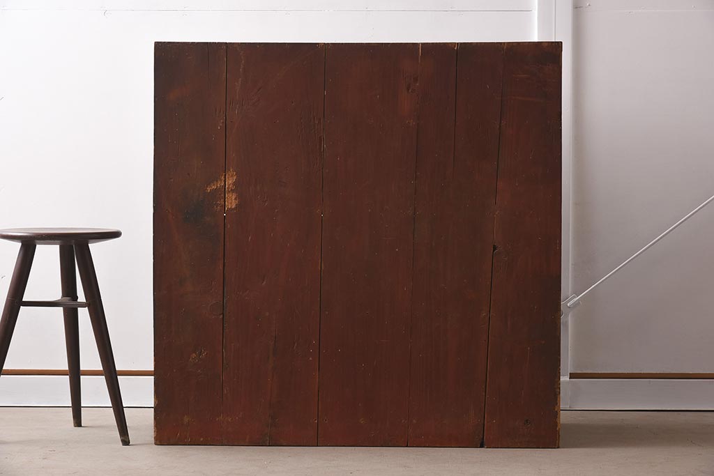 アンティーク家具　細身の引手がすっきりとした印象を与える衣装箪笥(引き出し)(R-037211)