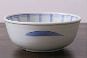 アンティーク雑貨　江戸期　伊万里　コウモリ(蝙蝠)図柄　深鉢(皿、和食器)(R-037221)