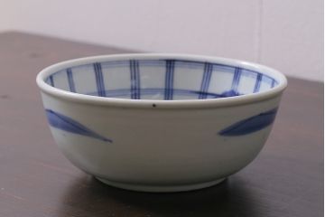 アンティーク雑貨　江戸期　伊万里　コウモリ(蝙蝠)図柄　深鉢(皿、和食器)(R-037222)