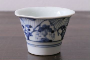 アンティーク雑貨　古民具・骨董　江戸期　広東形　古伊万里　染付蕎麦猪口(R-037223)