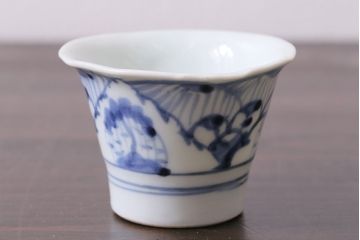 アンティーク雑貨　古民具・骨董　江戸期　広東形　古伊万里　染付蕎麦猪口(R-037223)