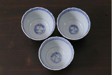 アンティーク雑貨　古民具・骨董　江戸後期　伊万里　蛸唐草　角福　蕎麦猪口3個セット(R-037224)