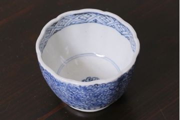 アンティーク雑貨　古民具・骨董　江戸期　古伊万里　微塵唐草蕎麦猪口(成化年製)(R-037226)