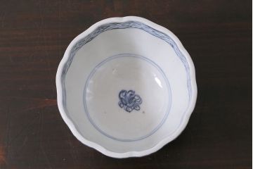 アンティーク雑貨　古民具・骨董　江戸期　古伊万里　微塵唐草蕎麦猪口(成化年製)(R-037226)