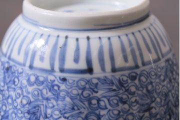 アンティーク雑貨　古民具・骨董　江戸期　古伊万里　微塵唐草蕎麦猪口(成化年製)(R-037226)