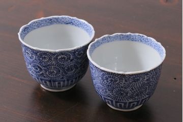 アンティーク雑貨　古民具・骨董　江戸後期　古伊万里　蛸唐草　角福　蕎麦猪口2個セット(R-037227)
