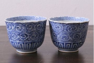 アンティーク雑貨　古民具・骨董　江戸後期　古伊万里　蛸唐草　角福　蕎麦猪口2個セット(R-037227)