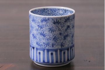 アンティーク雑貨　古民具・骨董　江戸期　古伊万里　微塵唐草筒型猪口2個セット(富長貴春)(R-037228)
