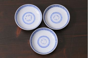 アンティーク雑貨　幕末明治期　線描染付　細かな図柄が味わい深い蓋付茶碗3客セット(和食器)(R-037229)