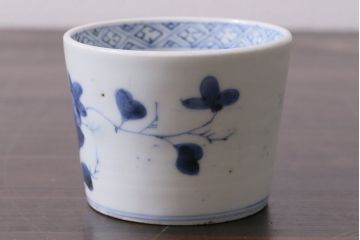 アンティーク雑貨　古民具・骨董　古伊万里　牡丹図蕎麦猪口(和食器)(R-037231)