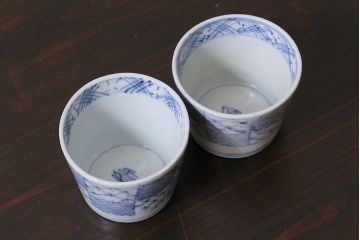 アンティーク雑貨　江戸後期　古伊万里　幾何学蕎麦猪口2個セット(和食器)(R-037232)