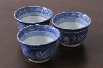 アンティーク雑貨　江戸期　古伊万里　染付　湯呑3客セット(向付、蕎麦猪口)(R-037233)