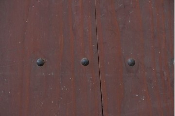 和製アンティーク　明治期　太い枠線が印象的な鋲打ちデザインのサイドボード　(R-037249)