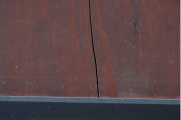 和製アンティーク　明治期　太い枠線が印象的な鋲打ちデザインのサイドボード　(R-037249)