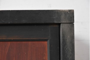 和製アンティーク　明治期　太い枠線が印象的な鋲打ちデザインのサイドボード　(R-037250)