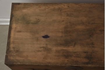 アンティーク家具　和製アンティーク　前面桐材　松竹梅の金具が付いた風流な衣装箪笥(引き出し、和タンス、ローチェスト、時代箪笥、桐箪笥、桐たんす)(R-037253)