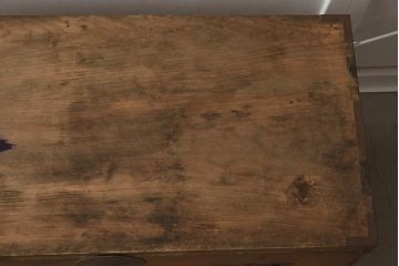 アンティーク家具　和製アンティーク　前面桐材　松竹梅の金具が付いた風流な衣装箪笥(引き出し、和タンス、ローチェスト、時代箪笥、桐箪笥、桐たんす)(R-037253)