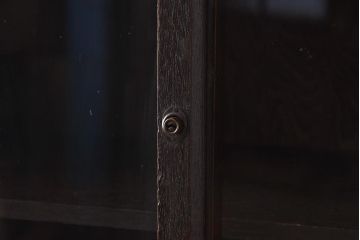 アンティーク家具　和製アンティーク　ノスタルジックな雰囲気漂う食器棚(ガラス戸棚、キャビネット、収納棚)(R-037257)