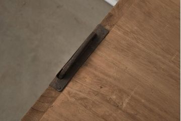 アンティーク家具　和製アンティーク　桐材　上品な菊の透かし彫り金具が付いた衣装箪笥(引き出し、和タンス、ローチェスト、桐箪笥、桐たんす)(R-037259)